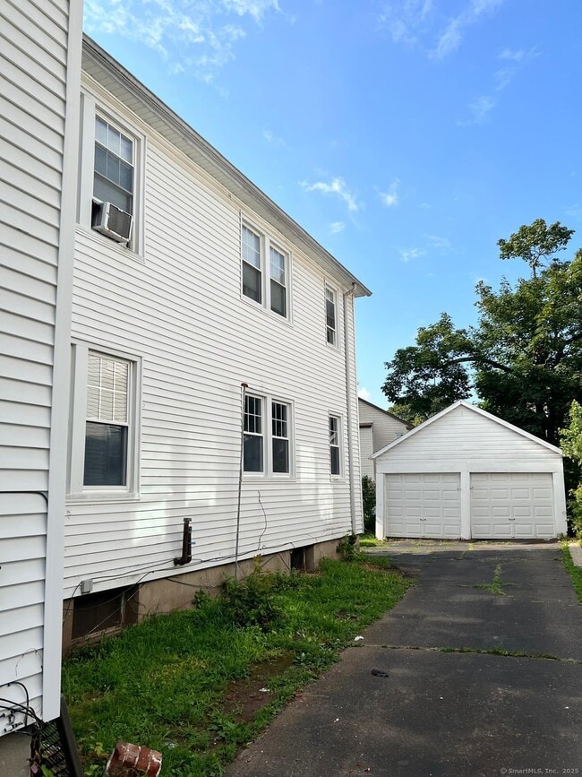 Photo - 102 Thomaston St