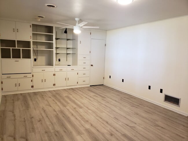 Photo - 32 Russell Ln