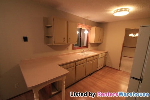 Photo - 4204 Victoria St N