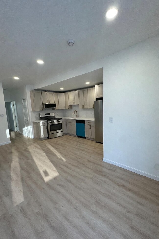 Photo - 21 Forest St