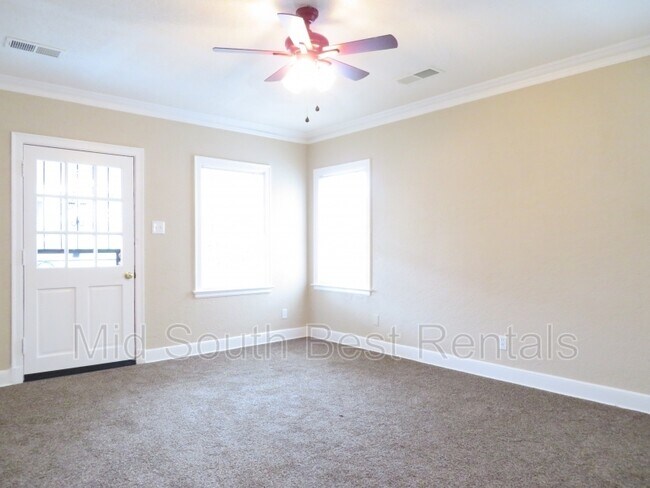 Photo - 1249 Worthington St