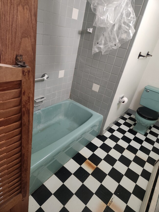 Building Photo - 2459 S 99th St