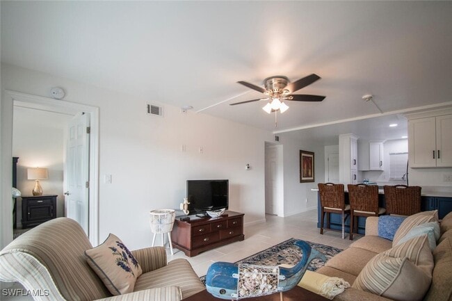 Building Photo - 16007 Davis Rd Unit 613