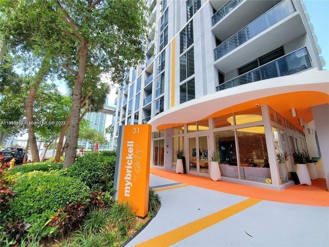 Photo - 31 SE 6th St Unidad 505