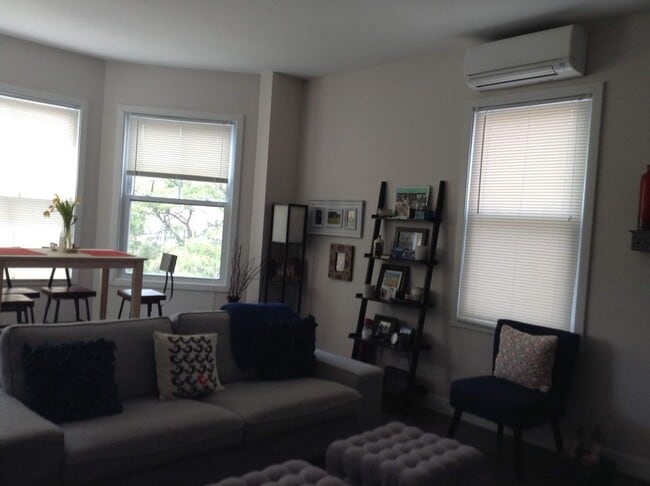 Photo - 210 Waterman St