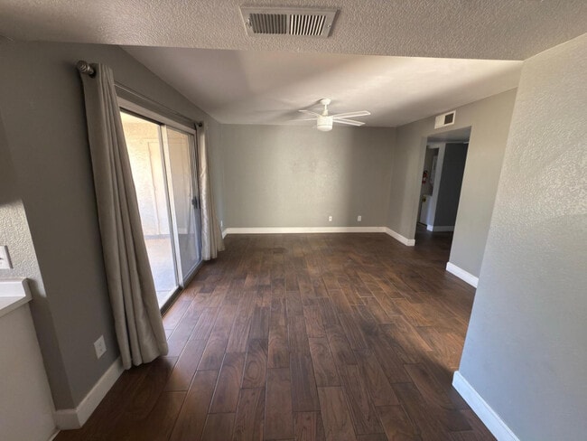 Photo - 10610 S 48th St Unidad 1073