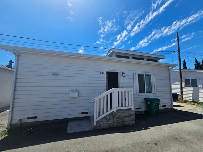 Building Photo - Move-In Ready! A Bright & Open Designer Co... Unit 236 Rental