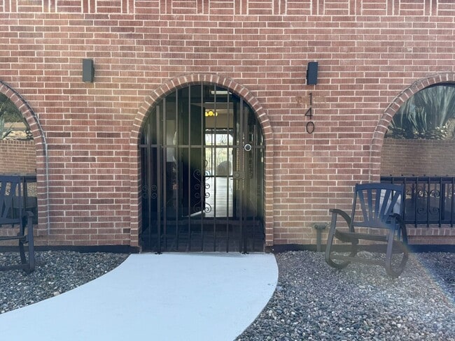 Photo - 1402 E Big Rock Rd