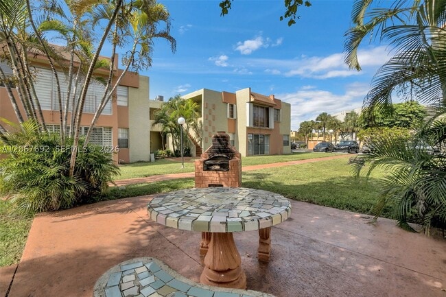 Building Photo - 9370 W Flagler St Unit 209A
