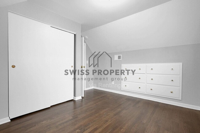 Photo - 2229 Middlehurst Dr