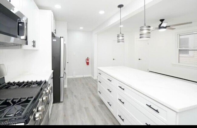 905 85th St Unit 2nd Fl