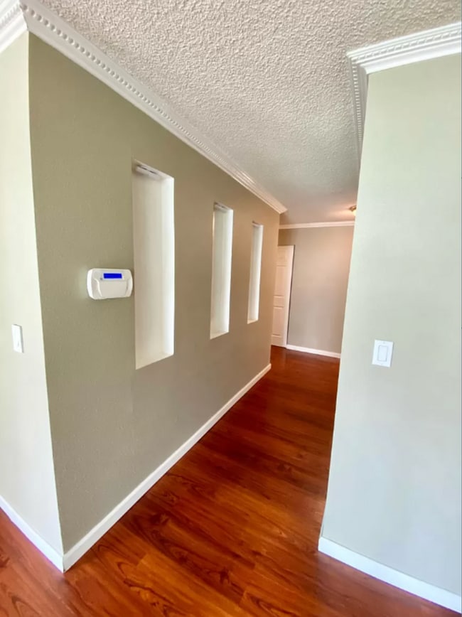 Photo - Spacious top floor condo with 3 sizable bedrooms & 2 baths