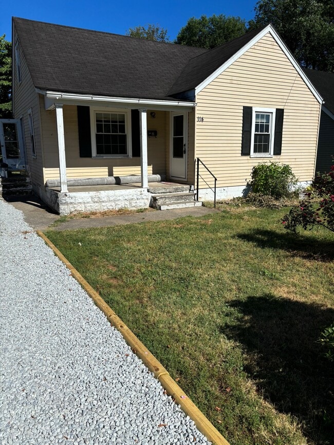 Building Photo - 114 S Center St