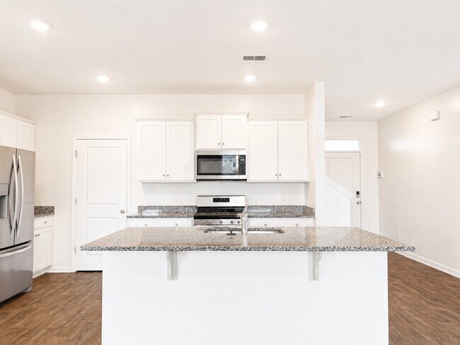 Photo - 169 Oakwood Blvd