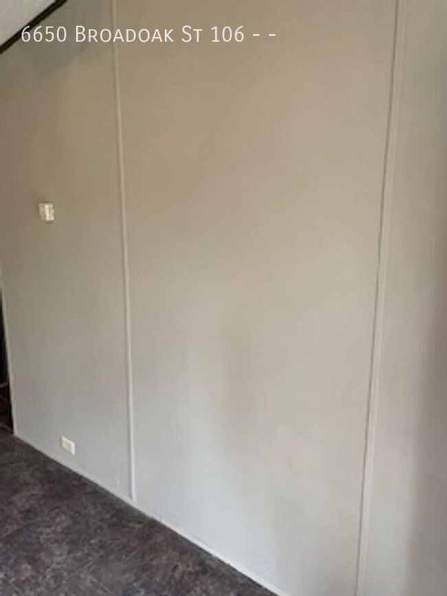 Photo - 6650 Broadoak St Unit -