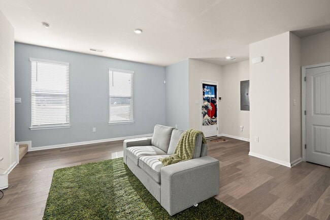 Photo - 121 Kennison Ln
