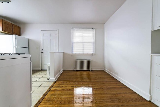 Photo - 8255 S Maryland