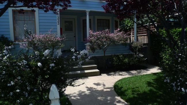 Front Porch - 1333 6th Ave House