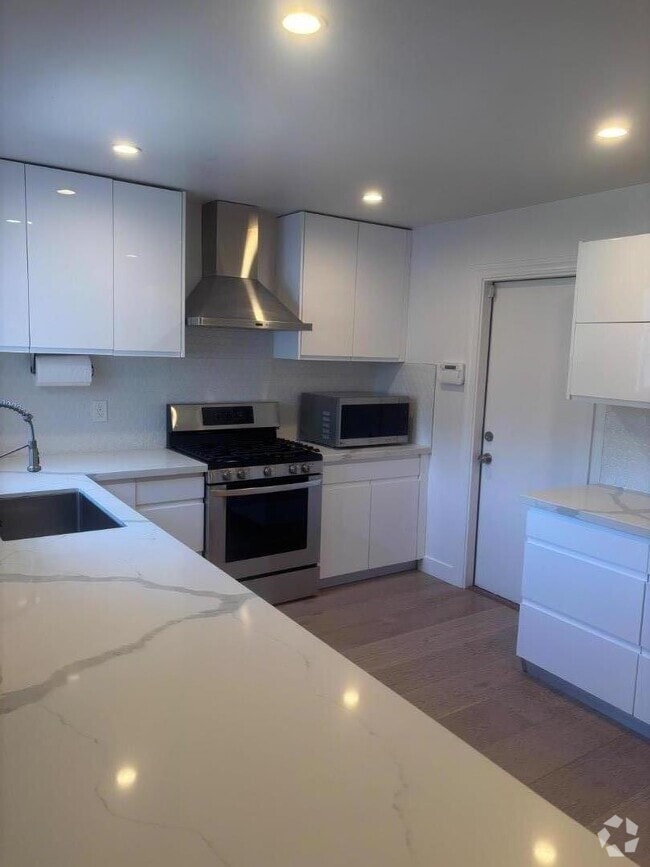 Building Photo - 1634 Virginia Ave Rental