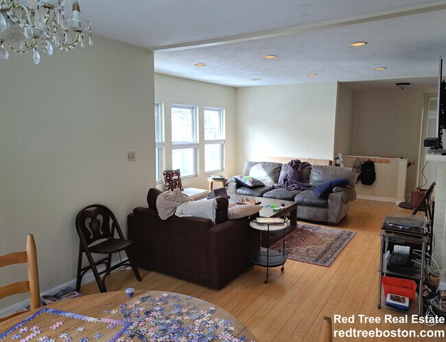 33 Beaconsfield Rd