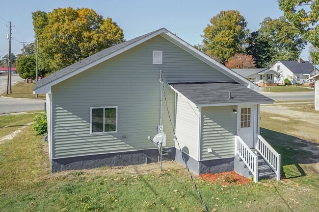 Photo - Amazing Three Bedroom Home!