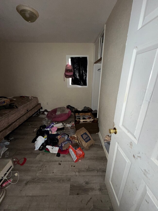 Photo - 2 E Adams Dr