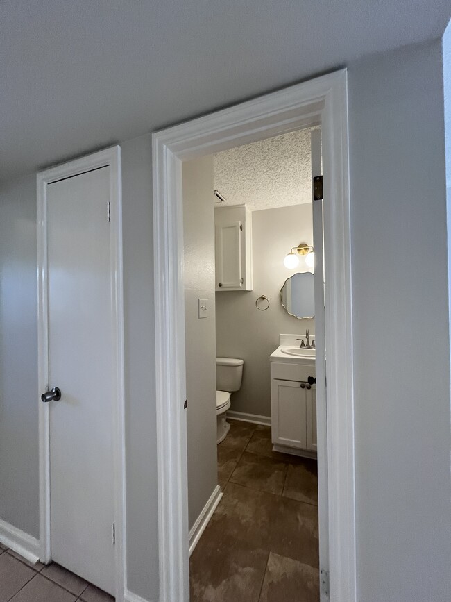 Photo - 402 Longwood Ct Unidad Apt A