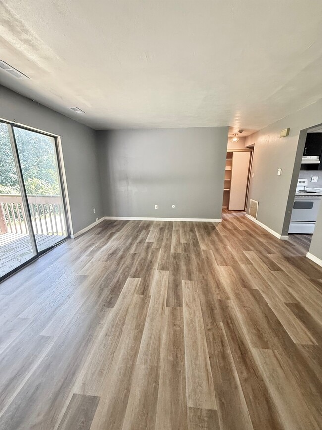 1104 Arrowhead Dr