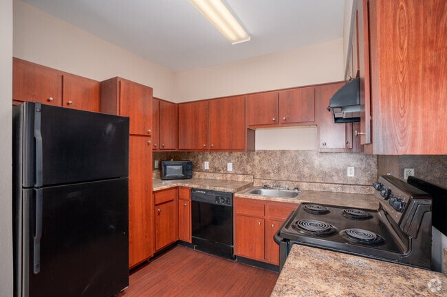 1BR, 1BA - 650SF - Kitchen
