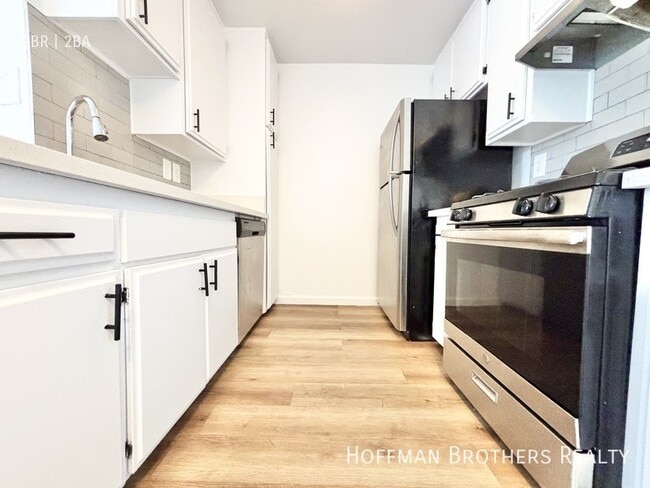 Photo - 11817 Victory Blvd Unidad 114