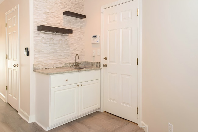 Photo - $250 Off First Month's Rent!! Unit 2