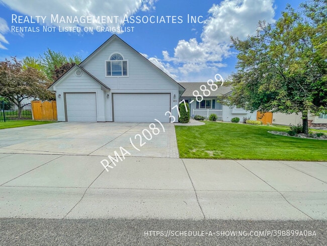 Photo - 611 W Calderwood St House