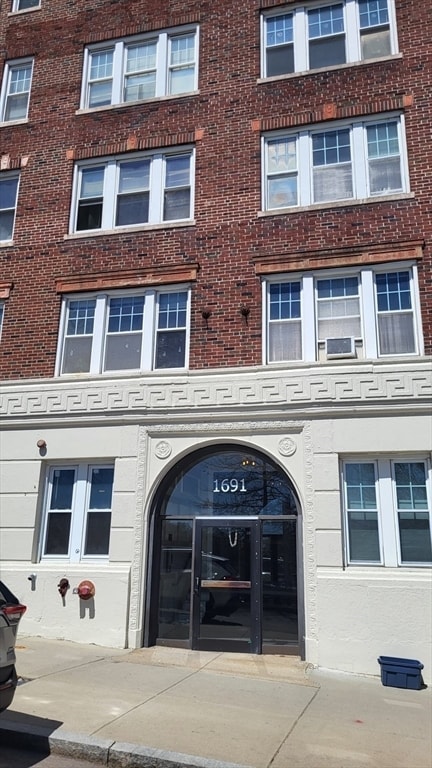 Building Photo - 1691 Commonwealth Ave Unit 7