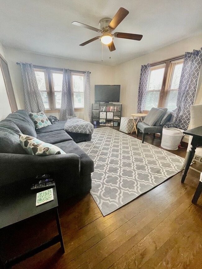 Photo - W180-W188 Pioneer Dr Unidad Lower