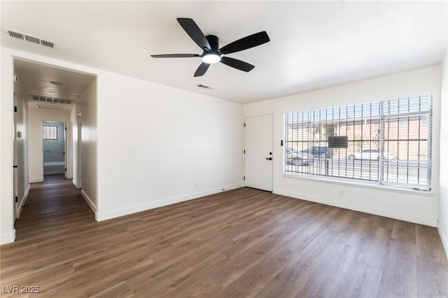 Building Photo - 1648 J St Rental