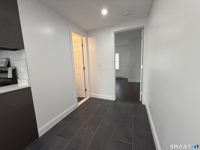 25 Brewer St Unit 3