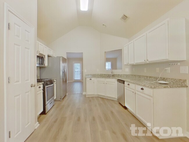 Photo - 82 Nashport Ln