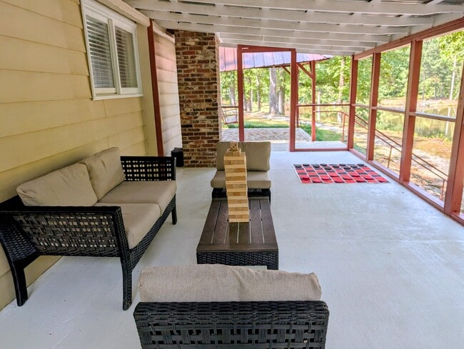 Photo - 1684 Rockford Creek Rd