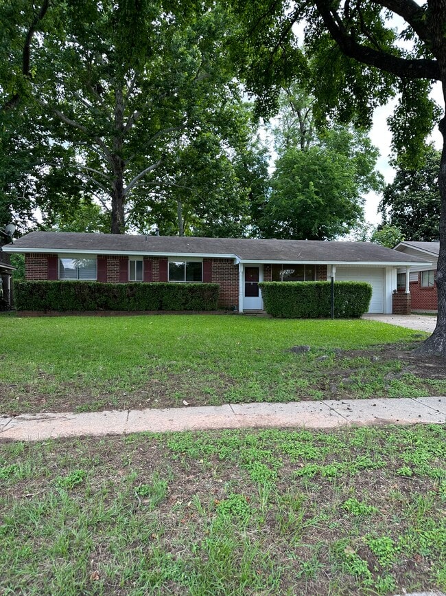 Photo - 1811 Lake St Casa