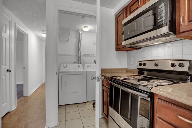 Photo - Large 2 Bedroom 2 Bath Ground Floor Condo ... Unidad A