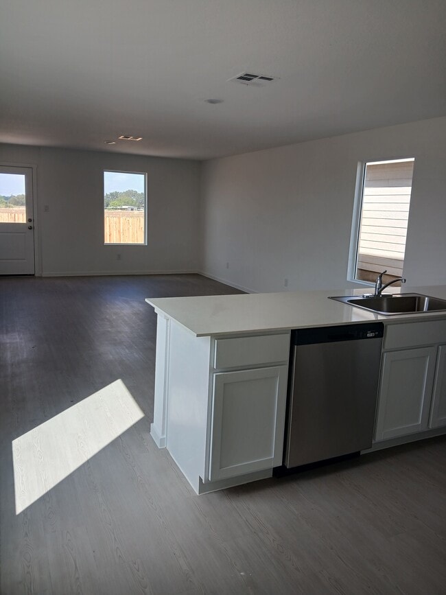 Photo - 7634 Barcelo Way