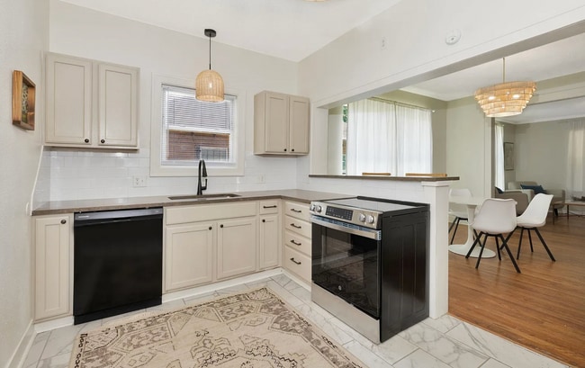 Photo - 228 S Erie St