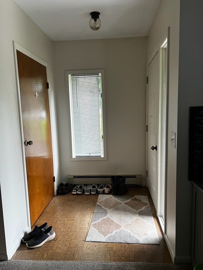 Building Photo - 200 West Ave Unit 1 - 1 Bev Lane 2 Bed Rental