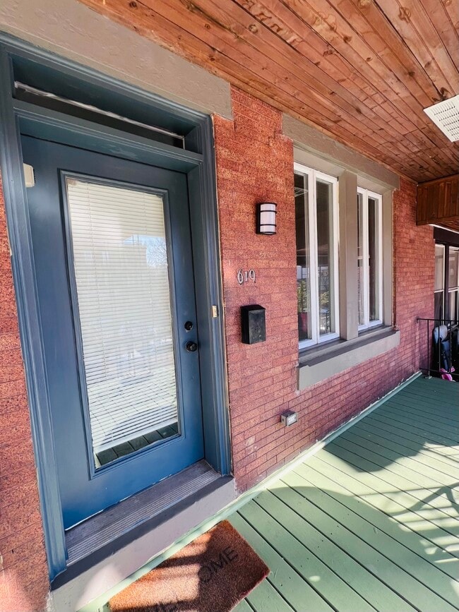 Photo - 619 S 42nd St