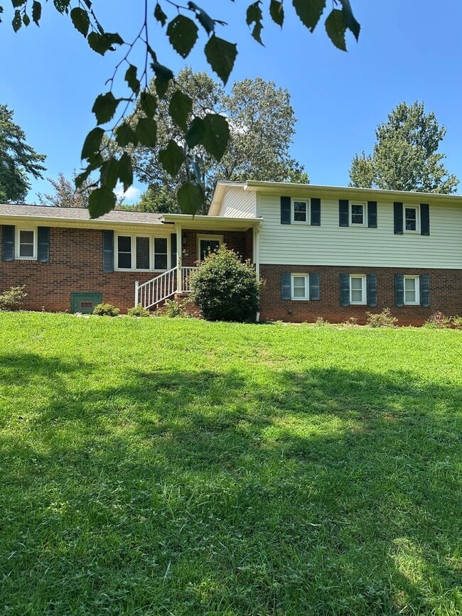 Building Photo - Home in Easley close proximity to schools!!