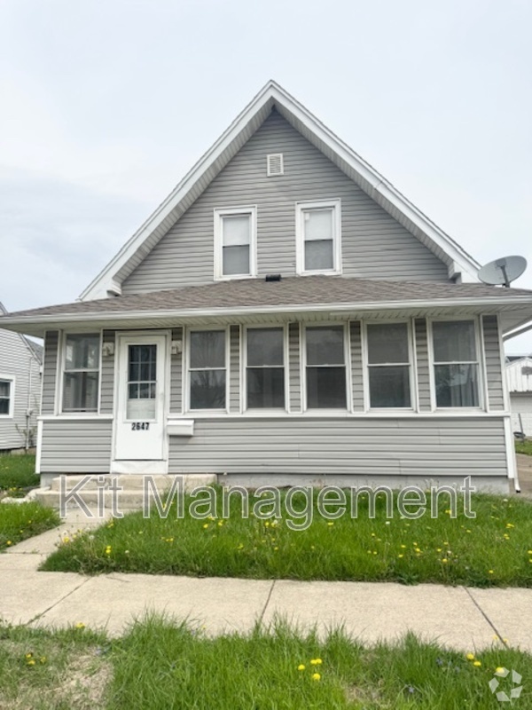 Building Photo - 2647 122nd St Rental
