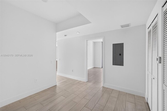 Photo - 2000 Metropica Wy Unit 903