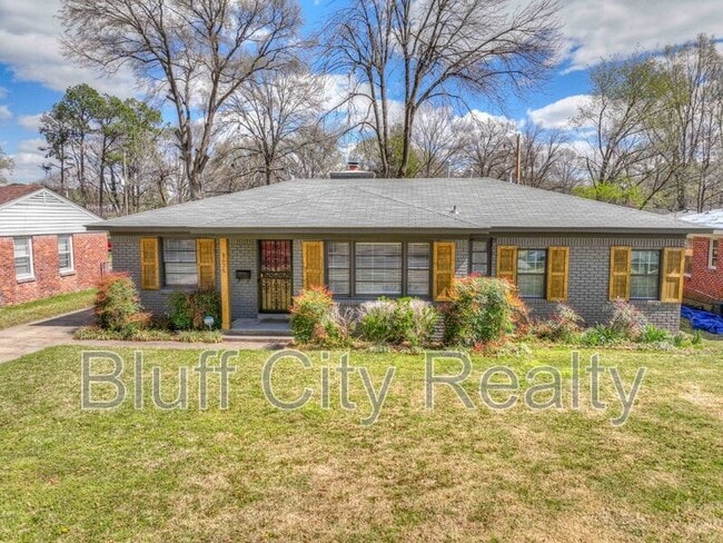 Photo - 1636 Whitewater Rd
