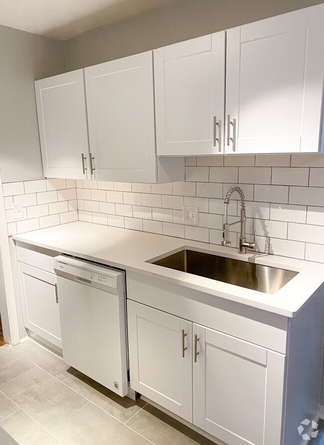 Building Photo - 4425 Westlawn Dr Unit B202 Rental