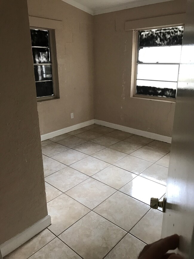 Photo - 3726 Ave S NW